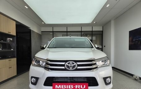 Toyota Hilux VIII, 2016 год, 3 400 000 рублей, 6 фотография