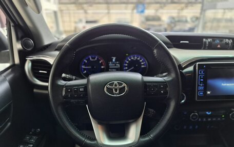Toyota Hilux VIII, 2016 год, 3 400 000 рублей, 10 фотография
