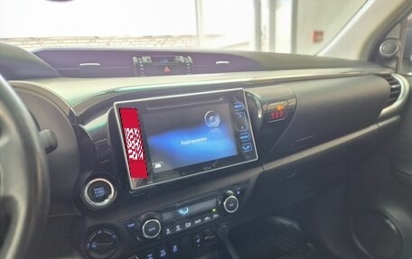 Toyota Hilux VIII, 2016 год, 3 400 000 рублей, 13 фотография