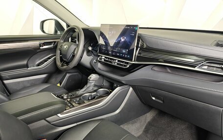 Toyota Highlander, 2026 год, 5 980 000 рублей, 13 фотография