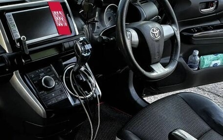 Toyota Wish II, 2012 год, 1 050 000 рублей, 19 фотография
