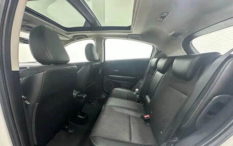 Honda Vezel, 2022 год, 1 450 000 рублей, 9 фотография