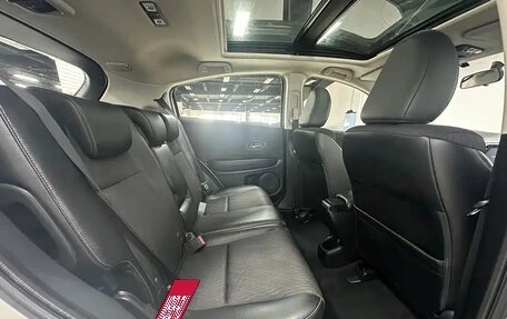 Honda Vezel, 2022 год, 1 450 000 рублей, 10 фотография