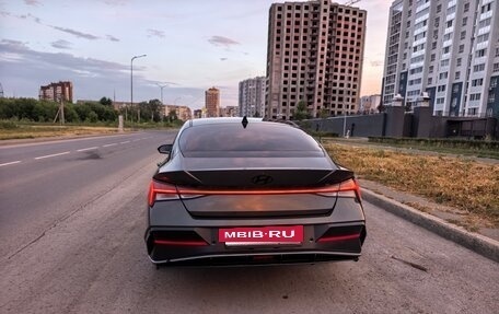 Hyundai Elantra, 2023 год, 1 760 000 рублей, 7 фотография
