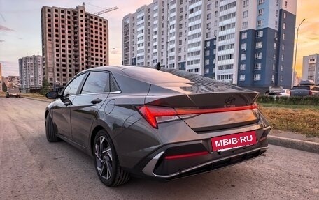 Hyundai Elantra, 2023 год, 1 760 000 рублей, 5 фотография