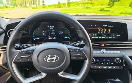 Hyundai Elantra, 2023 год, 1 760 000 рублей, 19 фотография