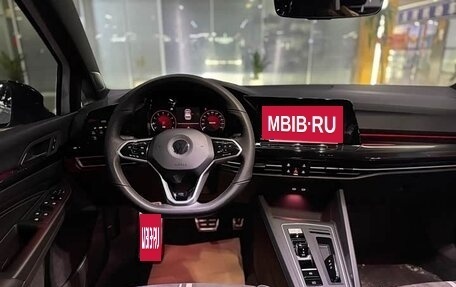 Volkswagen Golf VIII, 2022 год, 1 510 000 рублей, 10 фотография