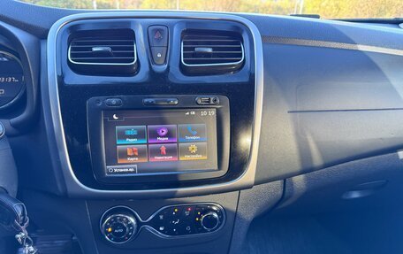 Renault Logan II, 2018 год, 750 000 рублей, 11 фотография