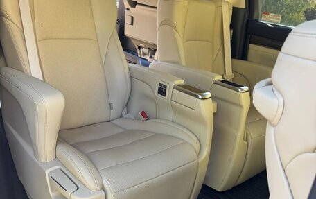 Toyota Alphard III, 2021 год, 6 900 000 рублей, 7 фотография