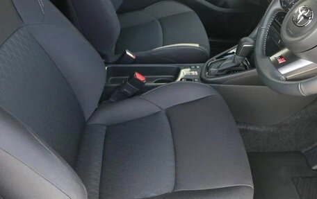 Toyota Yaris, 2022 год, 1 490 007 рублей, 9 фотография