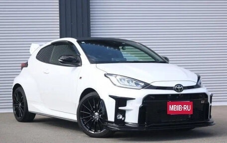 Toyota Yaris, 2022 год, 1 490 007 рублей, 8 фотография