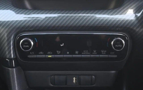 Toyota Yaris, 2022 год, 1 490 007 рублей, 21 фотография