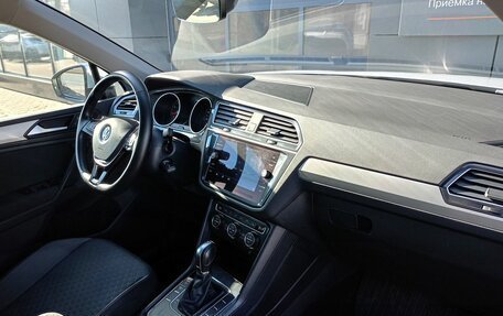 Volkswagen Tiguan II, 2019 год, 2 296 000 рублей, 6 фотография