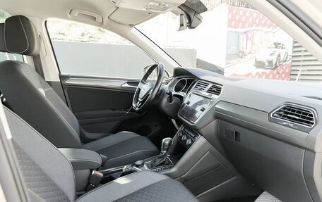Volkswagen Tiguan II, 2018 год, 2 448 000 рублей, 6 фотография