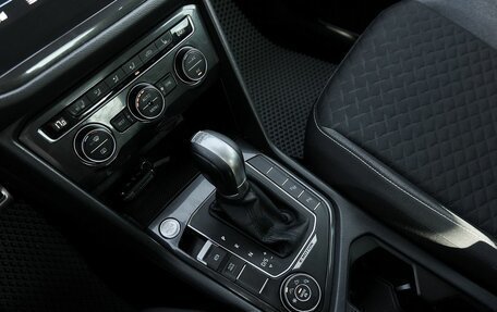 Volkswagen Tiguan II, 2018 год, 2 448 000 рублей, 11 фотография