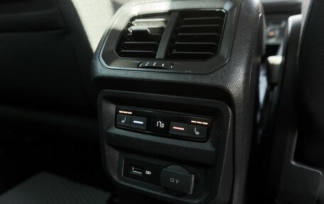 Volkswagen Tiguan II, 2018 год, 2 448 000 рублей, 9 фотография