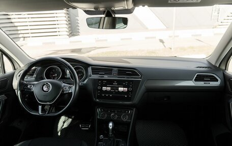 Volkswagen Tiguan II, 2018 год, 2 448 000 рублей, 7 фотография