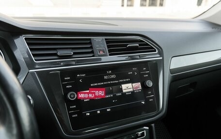 Volkswagen Tiguan II, 2018 год, 2 448 000 рублей, 10 фотография