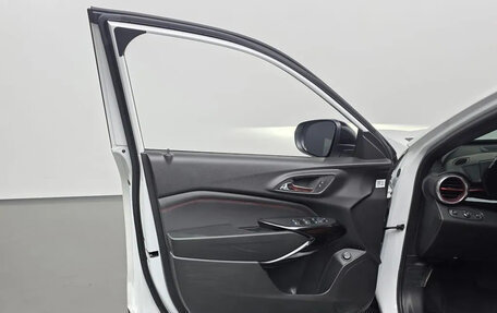 Chevrolet Trax, 2023 год, 1 600 000 рублей, 16 фотография