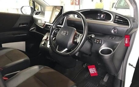 Toyota Sienta II, 2022 год, 1 125 000 рублей, 8 фотография