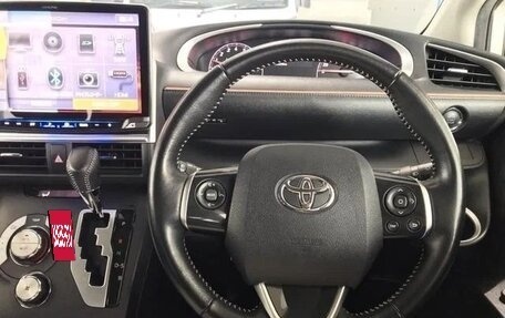 Toyota Sienta II, 2022 год, 1 125 000 рублей, 9 фотография
