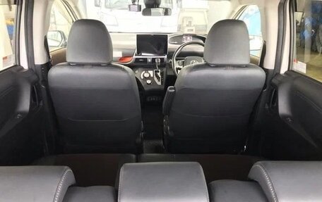 Toyota Sienta II, 2022 год, 1 125 000 рублей, 17 фотография