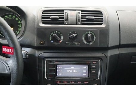 Skoda Fabia II, 2013 год, 625 000 рублей, 10 фотография