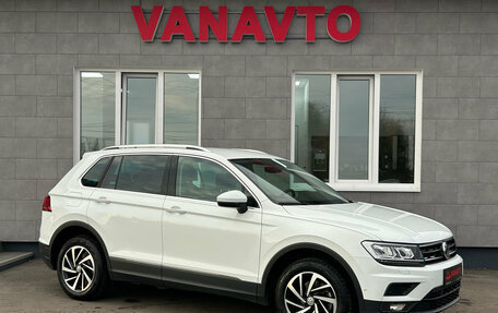 Volkswagen Tiguan II, 2018 год, 2 500 000 рублей, 3 фотография