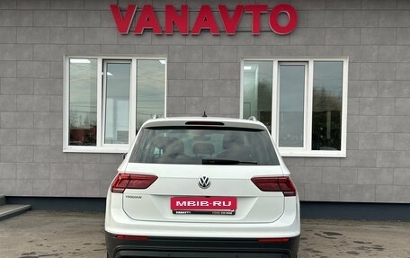 Volkswagen Tiguan II, 2018 год, 2 500 000 рублей, 6 фотография
