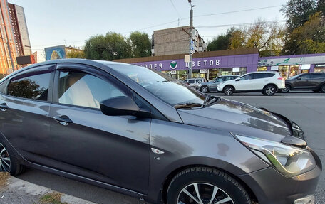 Hyundai Solaris II рестайлинг, 2015 год, 1 020 000 рублей, 2 фотография