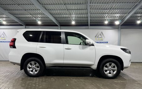 Toyota Land Cruiser Prado 150 рестайлинг 2, 2020 год, 6 499 000 рублей, 6 фотография