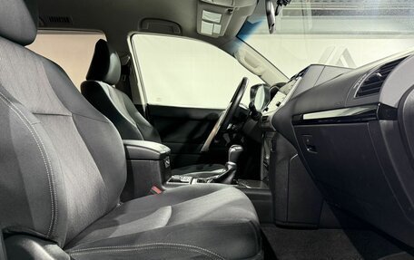 Toyota Land Cruiser Prado 150 рестайлинг 2, 2020 год, 6 499 000 рублей, 13 фотография