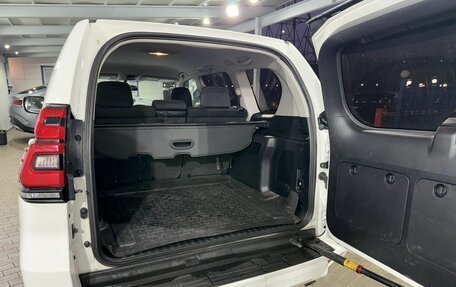 Toyota Land Cruiser Prado 150 рестайлинг 2, 2020 год, 6 499 000 рублей, 10 фотография