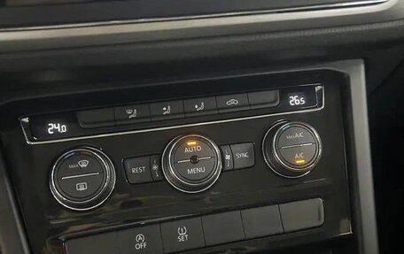 Volkswagen Touran III, 2016 год, 2 050 000 рублей, 4 фотография