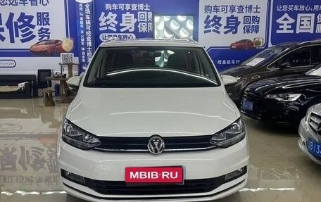 Volkswagen Touran III, 2016 год, 2 050 000 рублей, 3 фотография