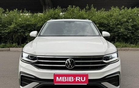 Volkswagen Tiguan II, 2024 год, 4 000 000 рублей, 2 фотография