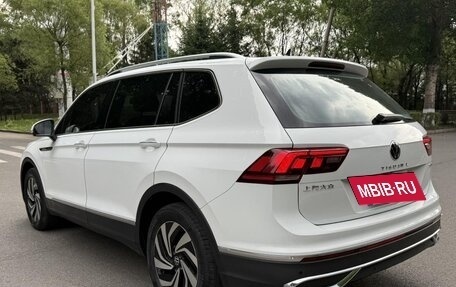 Volkswagen Tiguan II, 2024 год, 4 000 000 рублей, 6 фотография