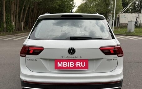 Volkswagen Tiguan II, 2024 год, 4 000 000 рублей, 5 фотография
