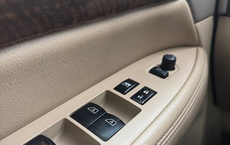Nissan Armada II, 2011 год, 3 000 000 рублей, 21 фотография