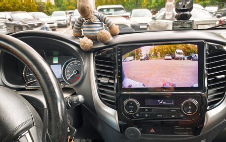 Mitsubishi L200 IV рестайлинг, 2017 год, 1 990 000 рублей, 8 фотография