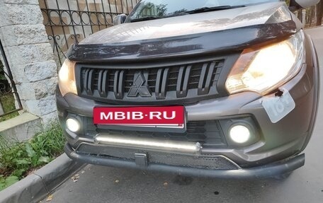 Mitsubishi L200 IV рестайлинг, 2017 год, 1 990 000 рублей, 13 фотография