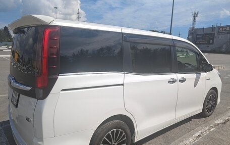 Toyota Esquire I, 2014 год, 1 700 000 рублей, 6 фотография