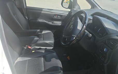 Toyota Esquire I, 2014 год, 1 700 000 рублей, 14 фотография