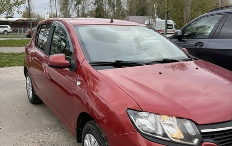 Renault Sandero II рестайлинг, 2017 год, 550 000 рублей, 2 фотография