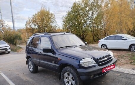 Chevrolet Niva I рестайлинг, 2004 год, 265 000 рублей, 1 фотография