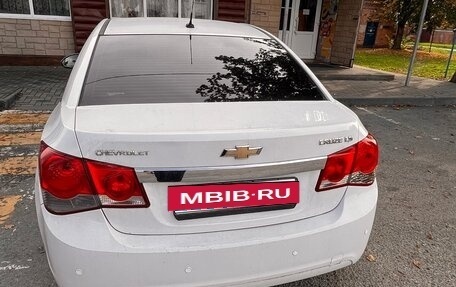 Chevrolet Cruze II, 2010 год, 600 000 рублей, 4 фотография