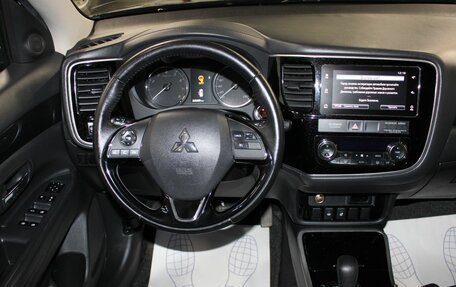 Mitsubishi Outlander III рестайлинг 3, 2018 год, 1 787 000 рублей, 11 фотография