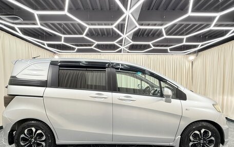 Honda Freed I, 2010 год, 989 000 рублей, 7 фотография