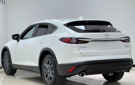 Mazda CX-4, 2023 год, 1 770 000 рублей, 6 фотография