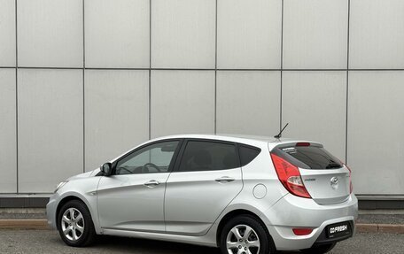 Hyundai Solaris II рестайлинг, 2012 год, 700 000 рублей, 2 фотография
